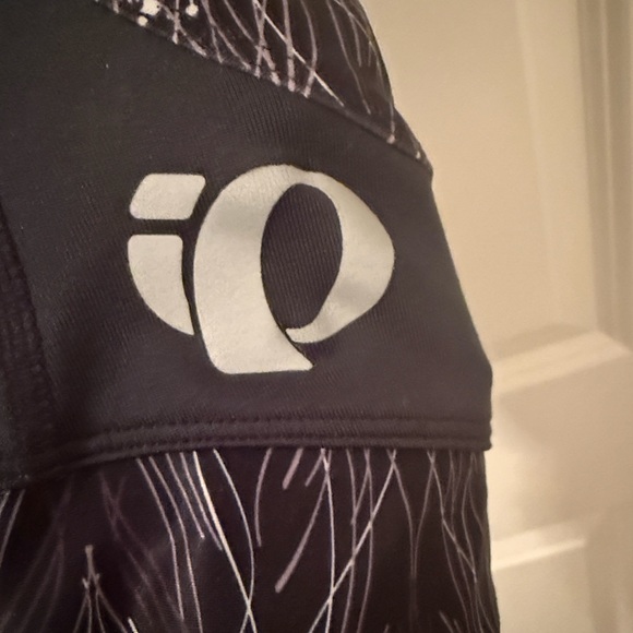 Pearl Izumi Black Patterned Bike Shorts - Picture 2 of 8